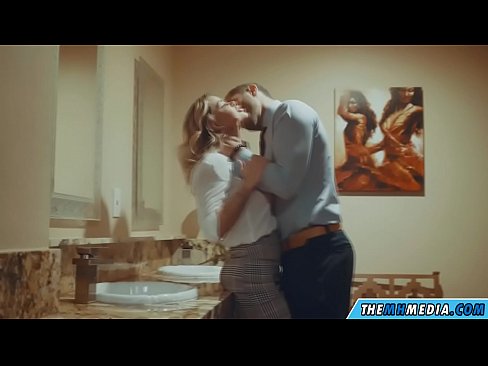 ❤️ Når en barmfagre blondine forfører deg på et offentlig toalett ❤️❌ Jævla video  ved no.vbdsm.ru ❤